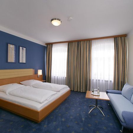 Altstadt-Hotel Zieglerbraeu Дахау Екстериор снимка
