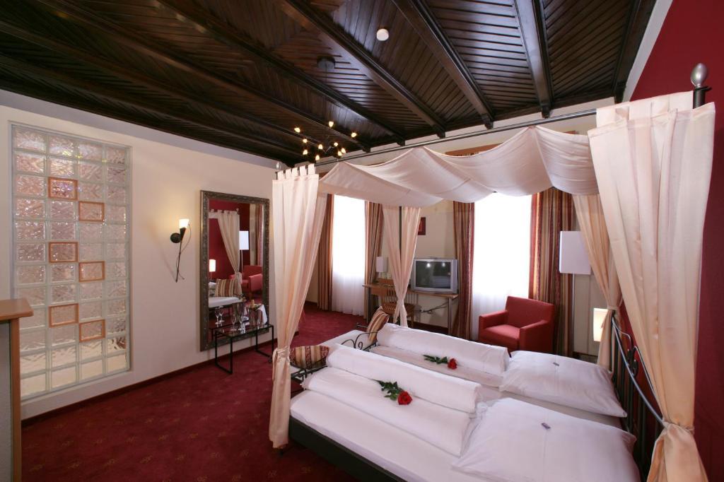 Altstadt-Hotel Zieglerbraeu Дахау Екстериор снимка