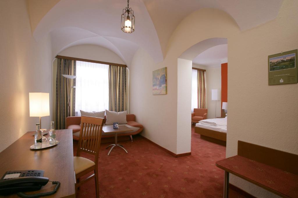 Altstadt-Hotel Zieglerbraeu Дахау Стая снимка